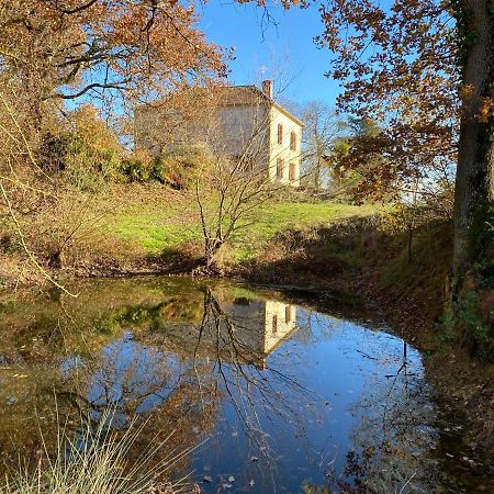 La Maison De Manon Mirande  Bagian luar foto