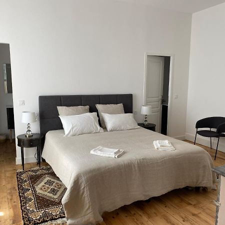 La Maison De Manon Mirande  Bagian luar foto