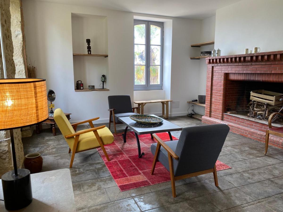 La Maison De Manon Mirande  Bagian luar foto