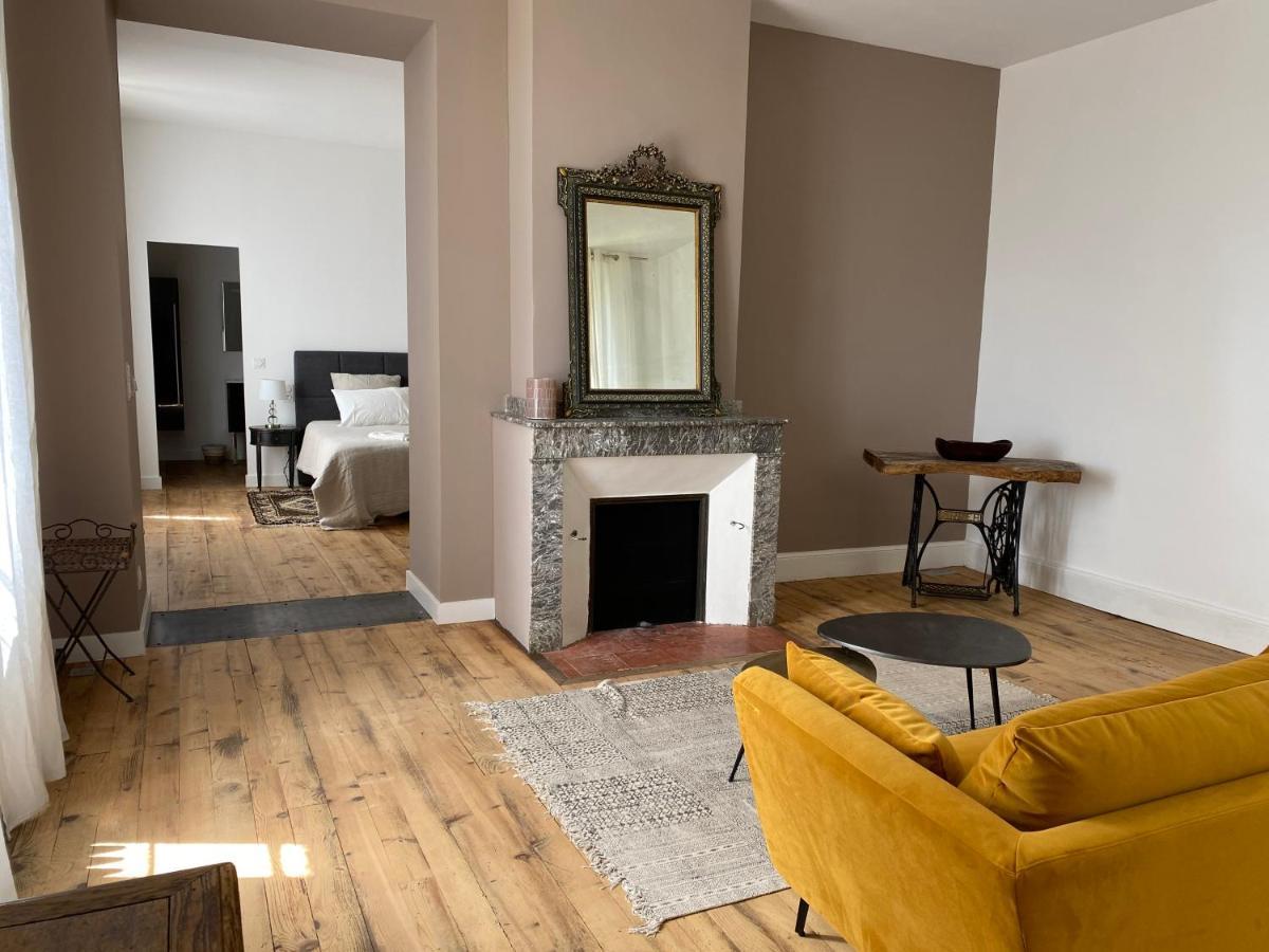 La Maison De Manon Mirande  Bagian luar foto